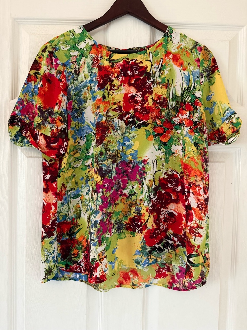 Colorful shirt sleeve top by Investments for women size PM